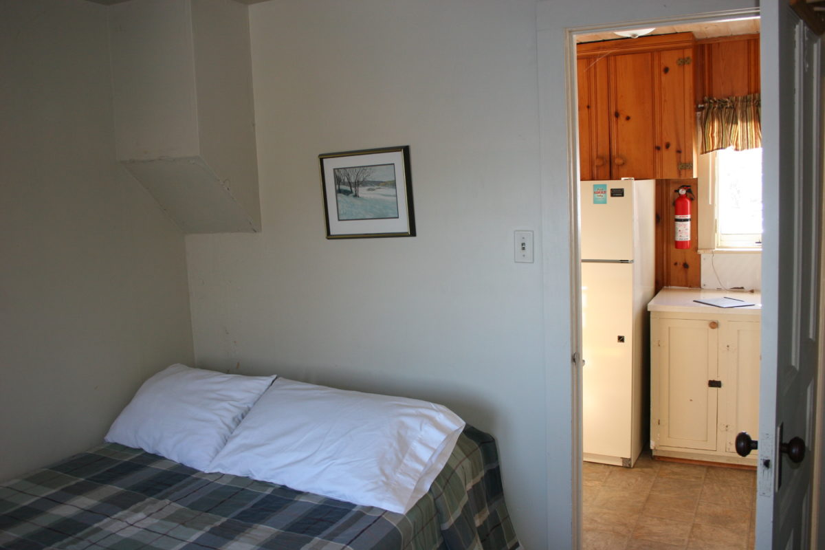 Boathouse Suite with Patio Stonyhurst Motel Inn in Bobcaygeon